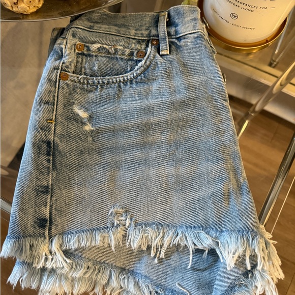 - AGOLDE Parker Shorts. Like NEW! - Picture 11 of 15